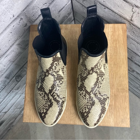 Marc Jacobs Victoria Snakeskin Print Slip On Ankle Boots - Picture 5 of 9